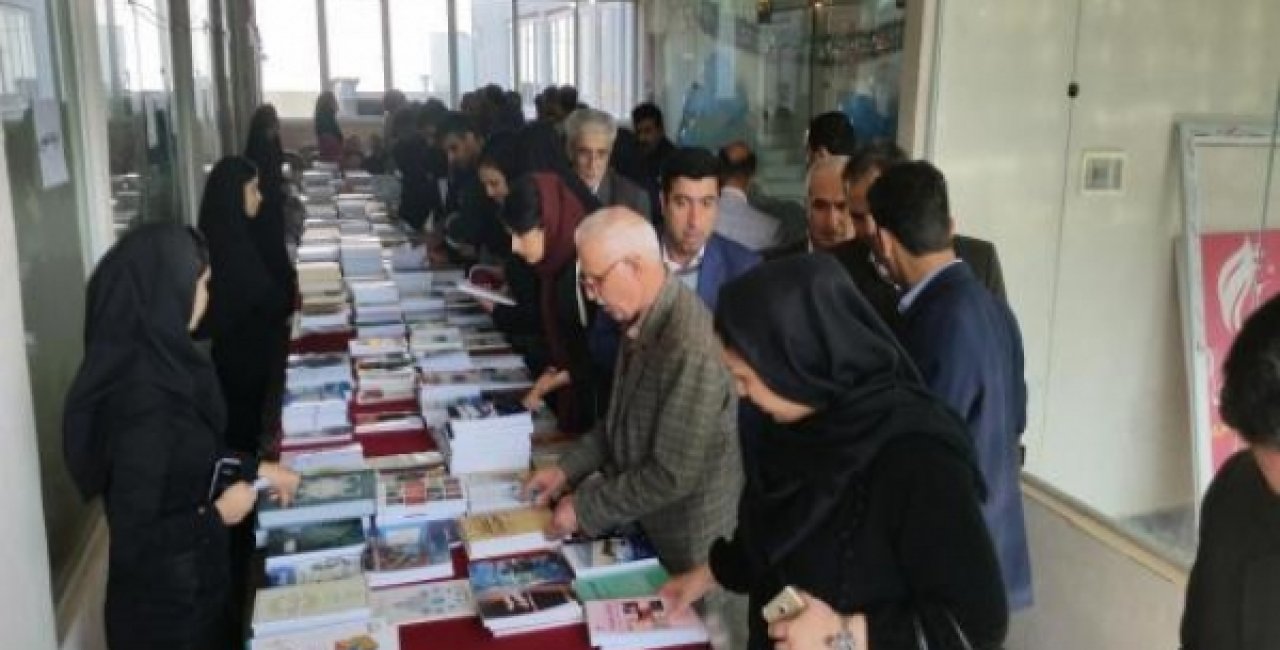 به همت شهرداری و شورای اسلامی شهر بندر کیاشهر دومین همایش نذر کتاب به مناسبت هفته کتاب و کتاب‌خوانی در این شهر برگزار شد.
