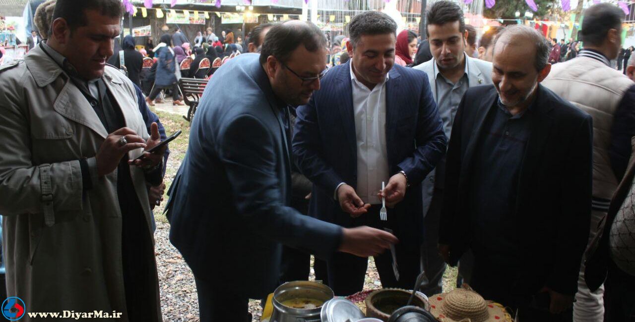 به همت شهرداری و شورای اسلامی آستانه‌اشرفیه اولین جشنواره غذای شب یلدا با محوریت محصول کدو در این شهر برگزار شد.